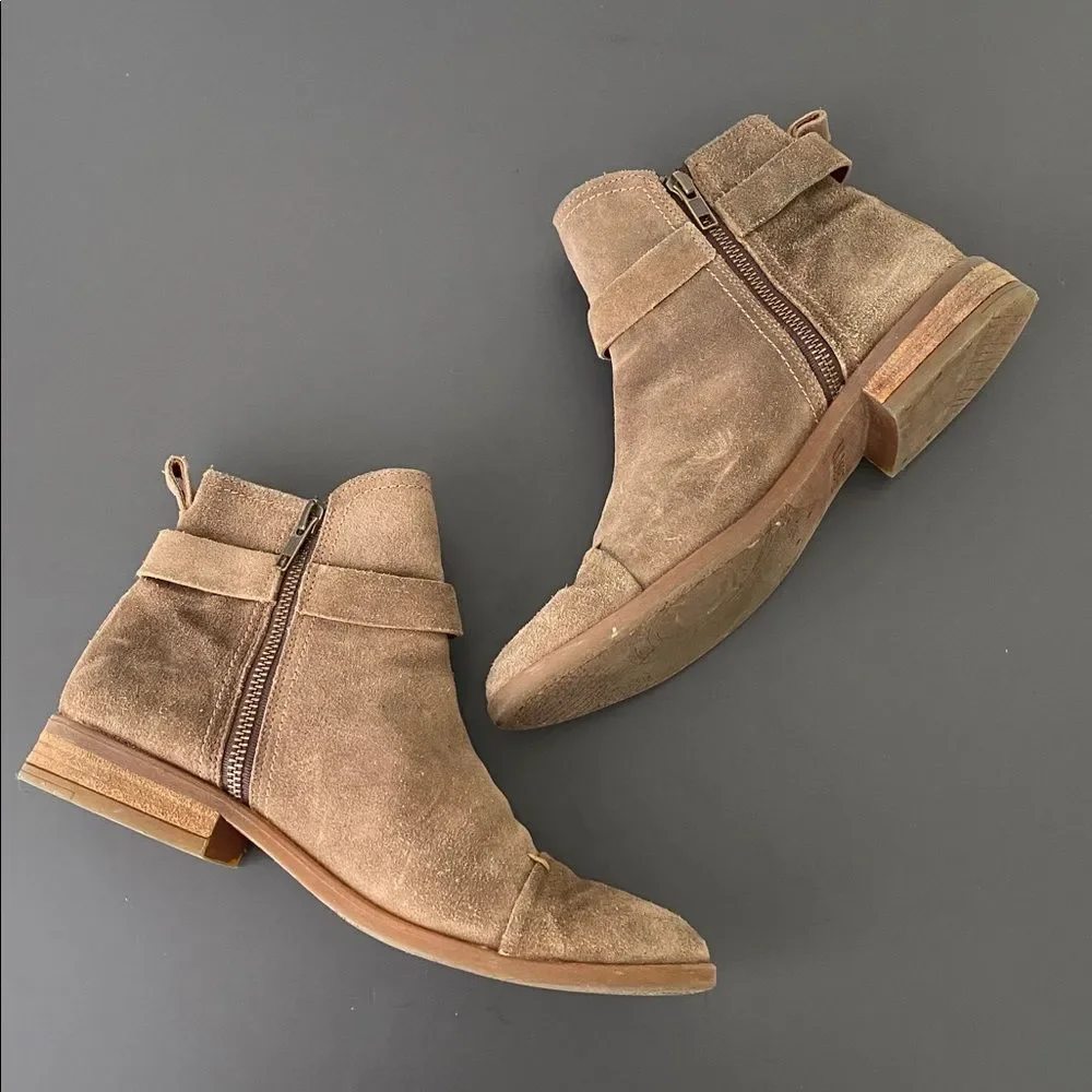 Born Women's Tan Suede Ankle Booties Buckle Accent Side Zip Sz 8.5 Boho Western